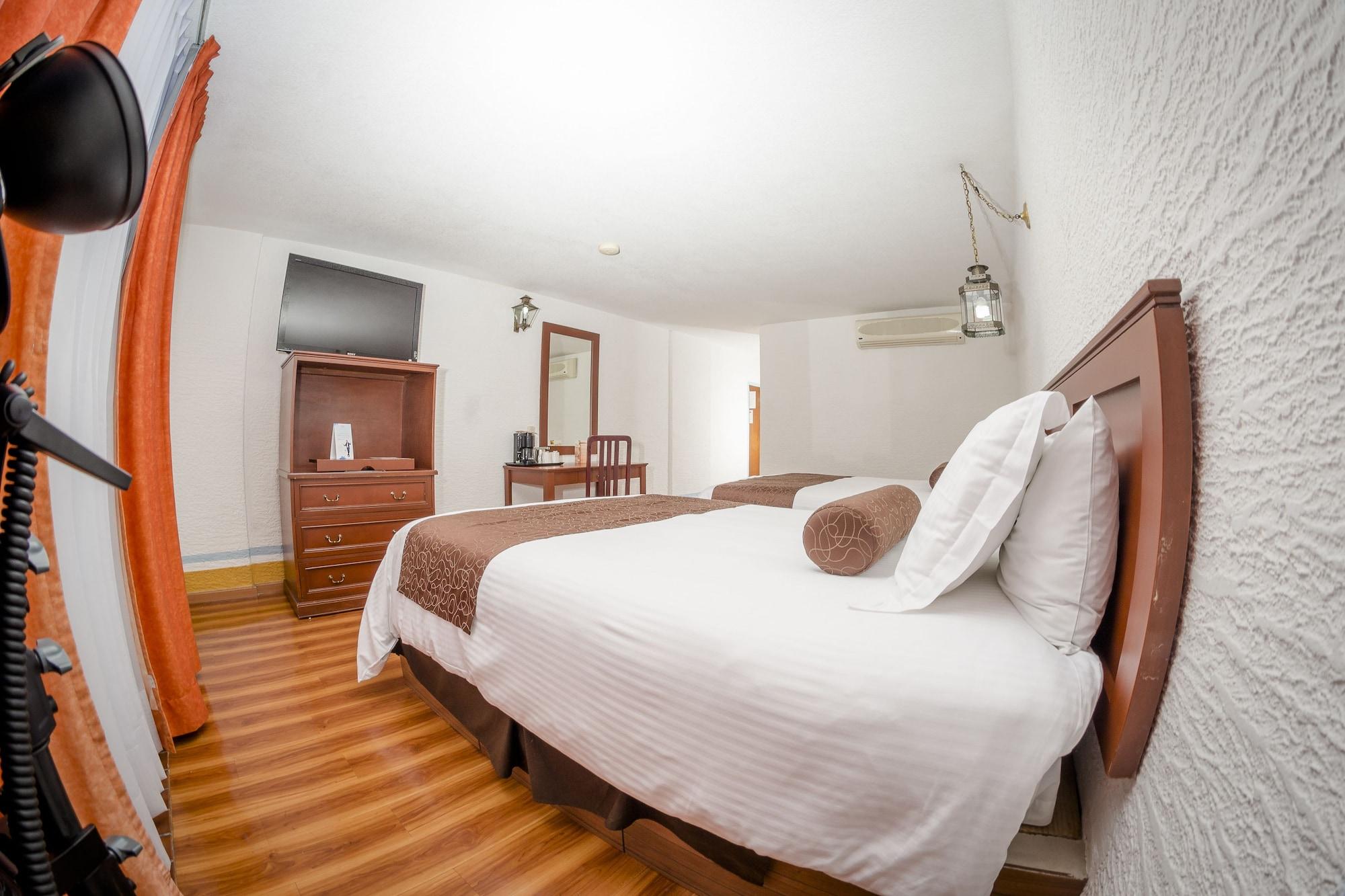 Howard Johnson By Wyndham Morelia Calle Real Εξωτερικό φωτογραφία