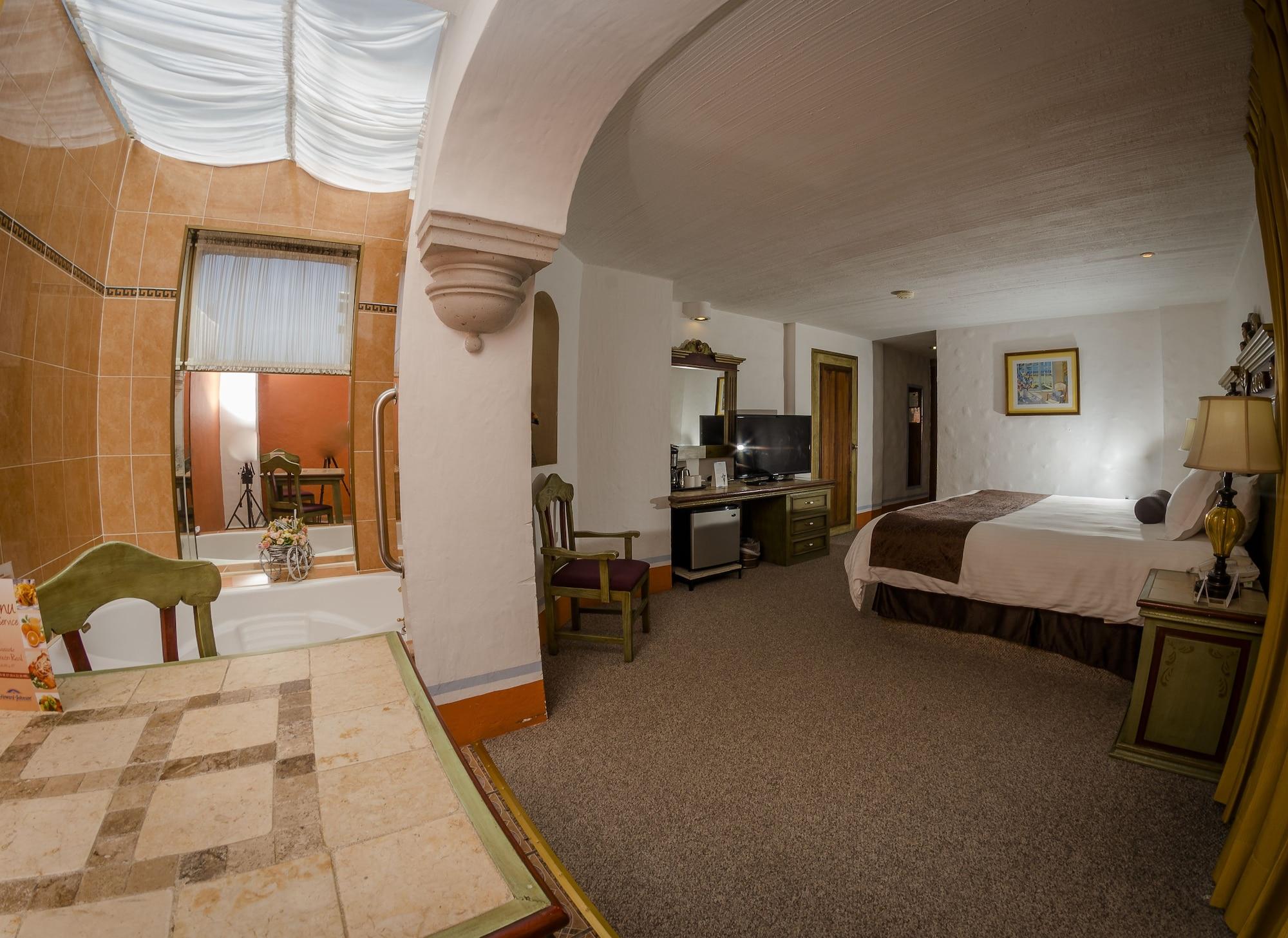 Howard Johnson By Wyndham Morelia Calle Real Εξωτερικό φωτογραφία