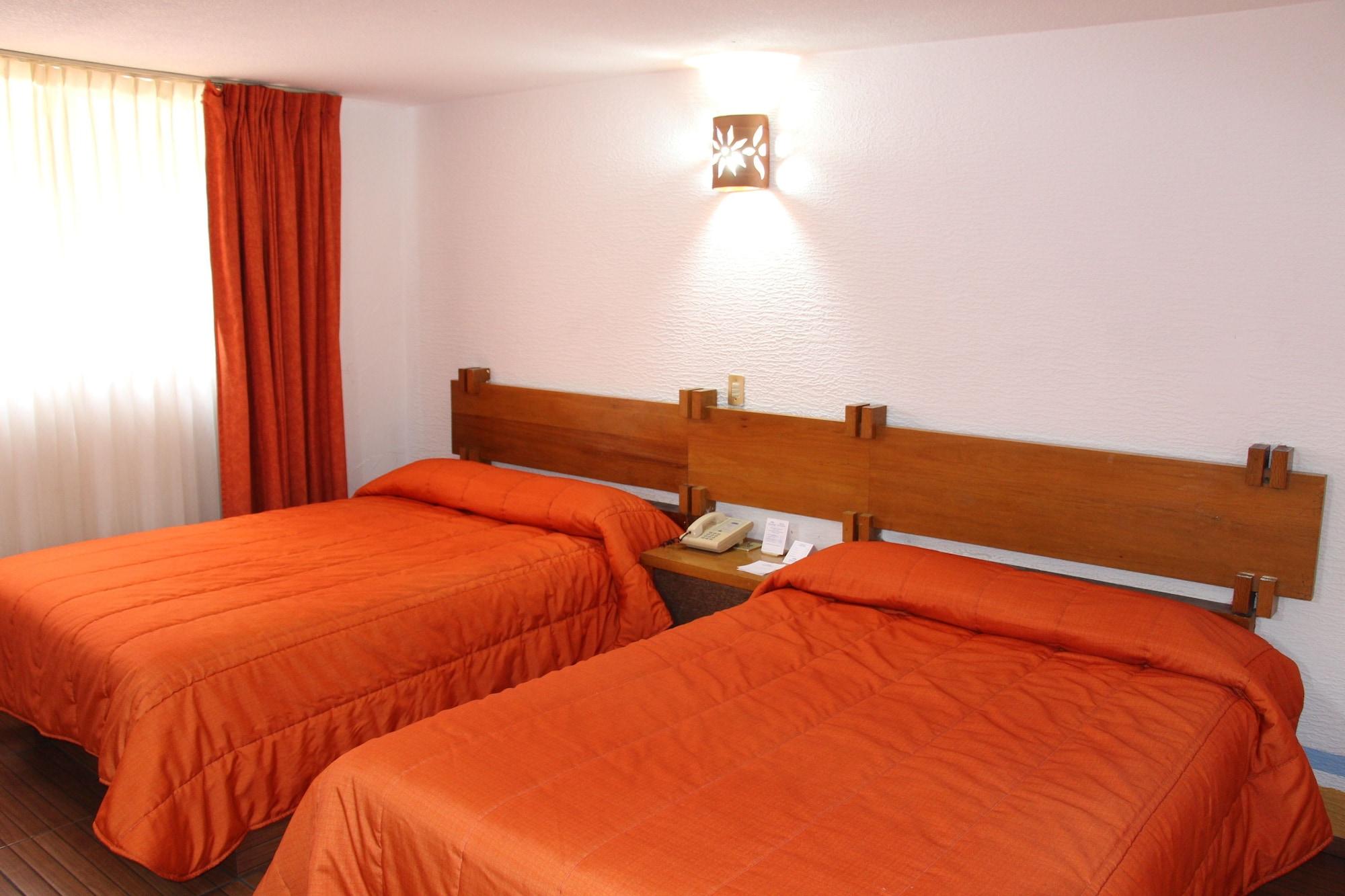 Howard Johnson By Wyndham Morelia Calle Real Εξωτερικό φωτογραφία