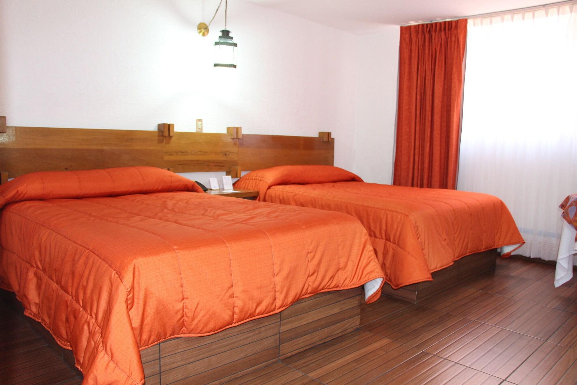 Howard Johnson By Wyndham Morelia Calle Real Εξωτερικό φωτογραφία
