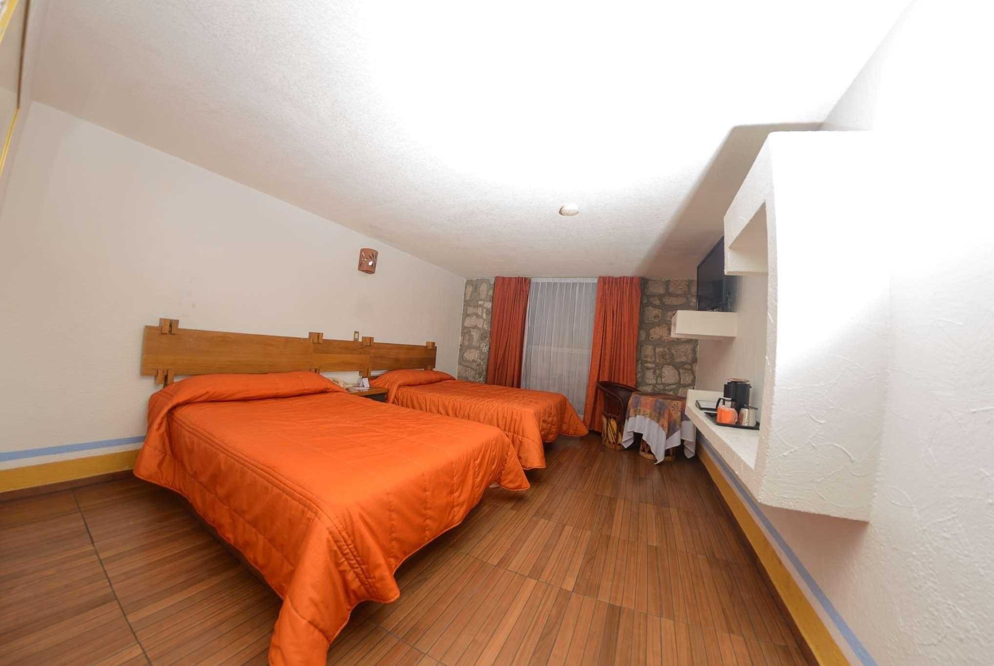 Howard Johnson By Wyndham Morelia Calle Real Εξωτερικό φωτογραφία