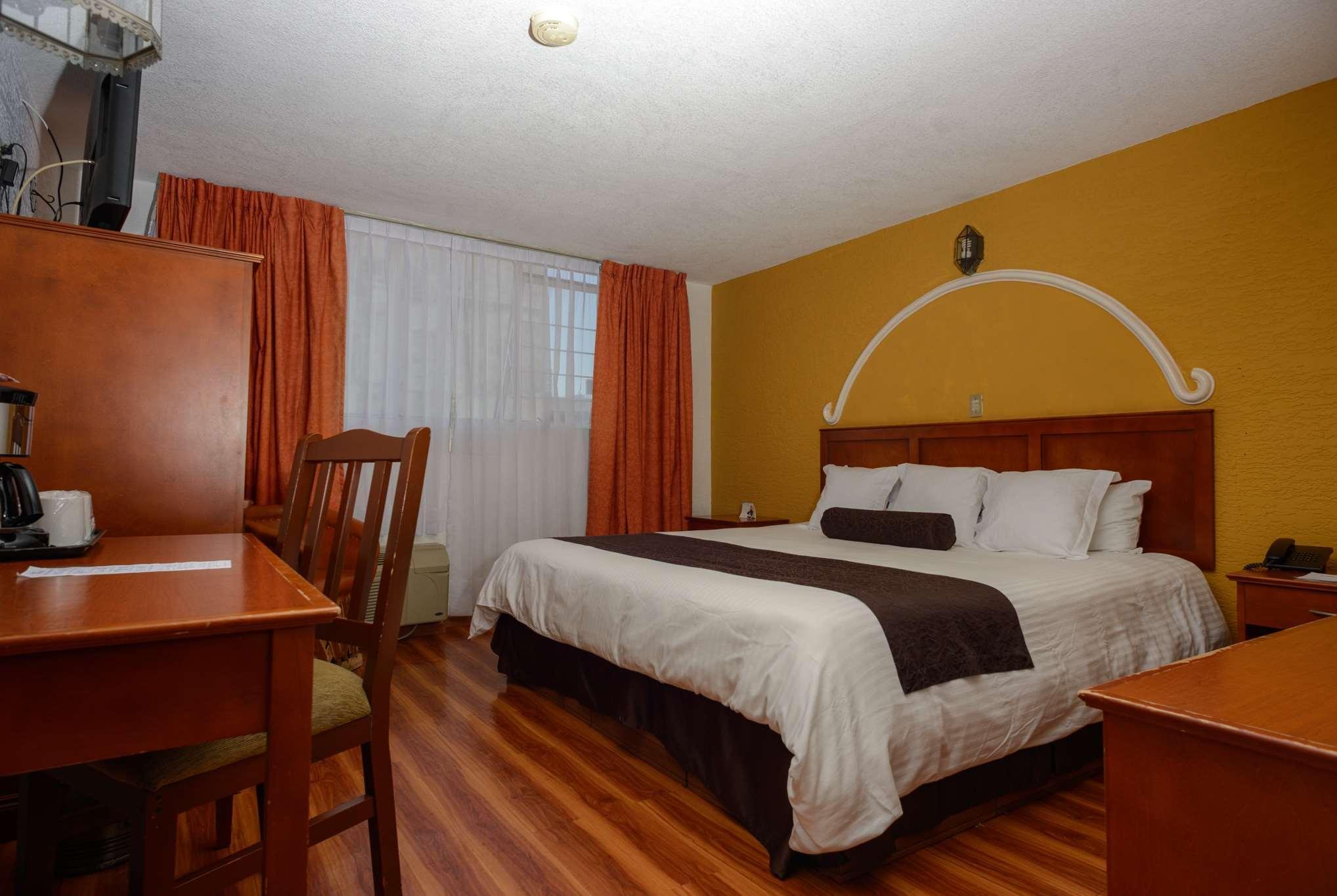 Howard Johnson By Wyndham Morelia Calle Real Εξωτερικό φωτογραφία