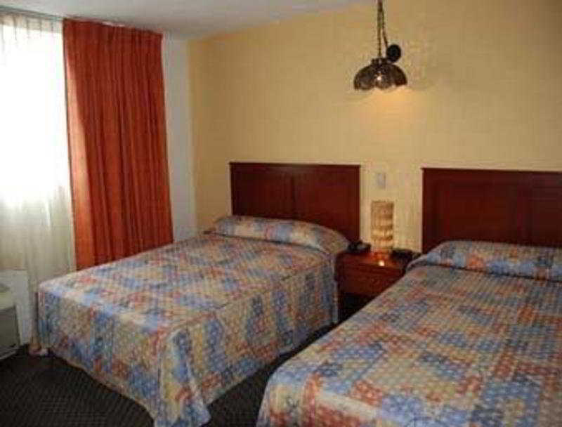 Howard Johnson By Wyndham Morelia Calle Real Δωμάτιο φωτογραφία